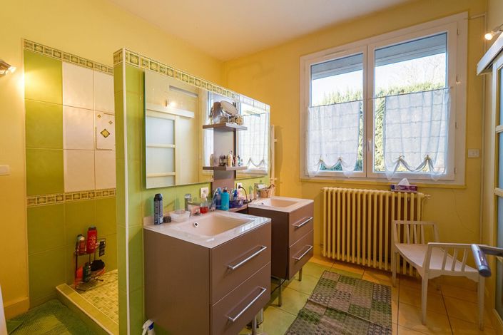 Image No.6-6 Bed House for sale