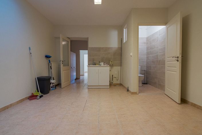 Image No.10-5 Bed House for sale