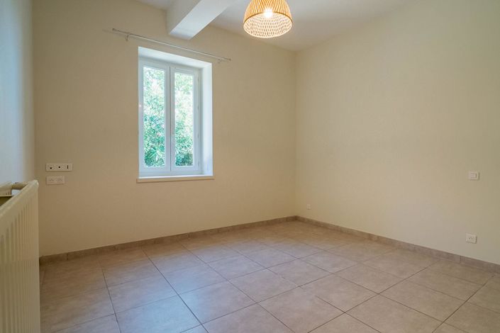 Image No.11-5 Bed House for sale