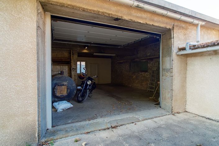 Image No.3-5 Bed House for sale