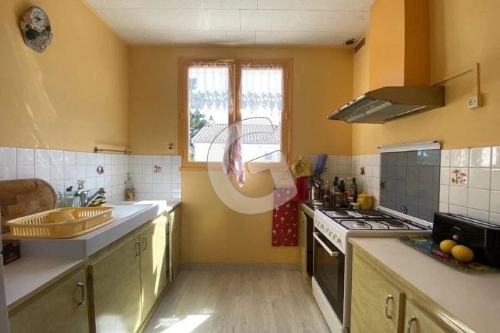 Image No.8-3 Bed House for sale