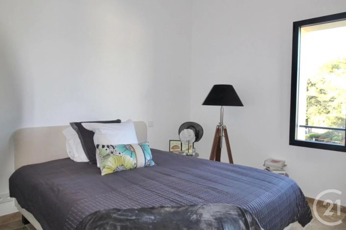 Image No.8-3 Bed Apartment for sale