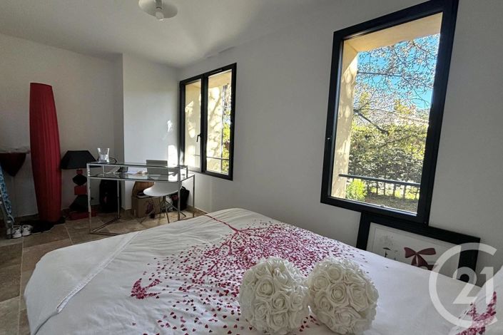 Image No.9-3 Bed Apartment for sale