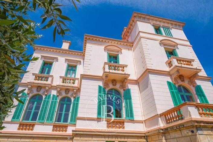 Image No.10-7 Bed House for sale