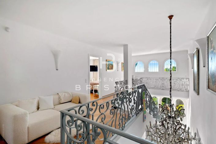 Image No.16-4 Bed House for sale