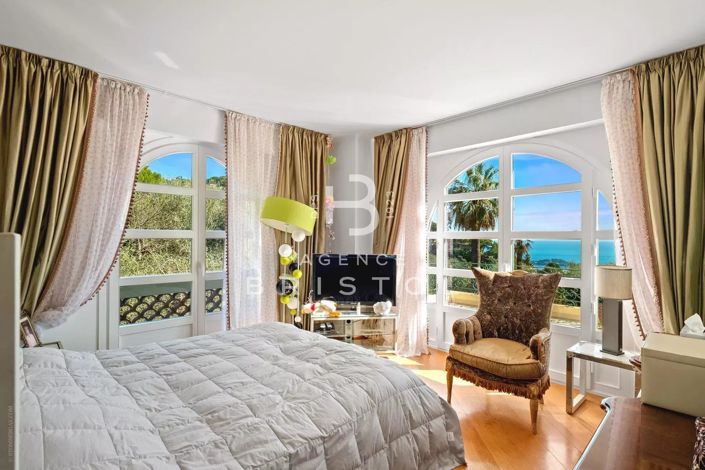 Image No.17-4 Bed House for sale