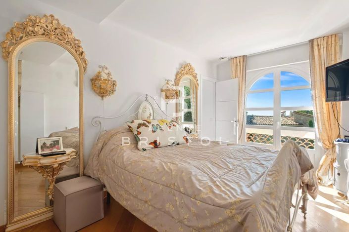 Image No.21-4 Bed House for sale