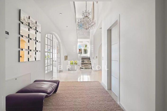 Image No.9-4 Bed House for sale