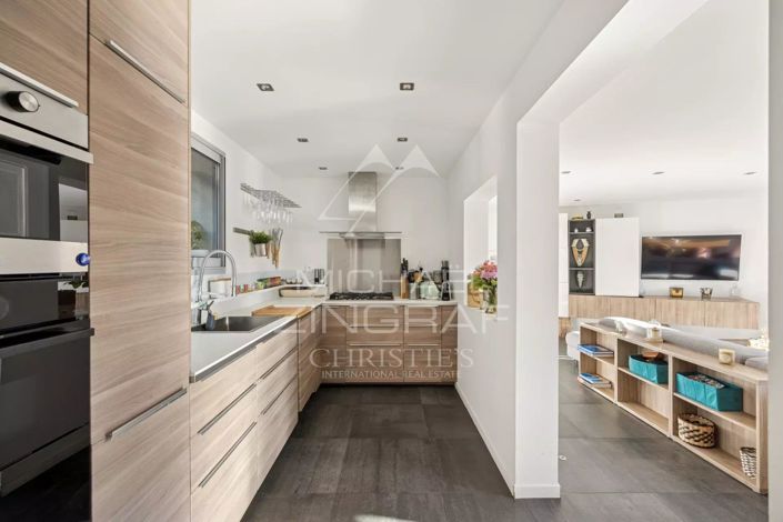 Image No.7-3 Bed House for sale