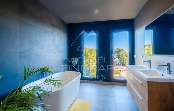 Image No.7-4 Bed House for sale