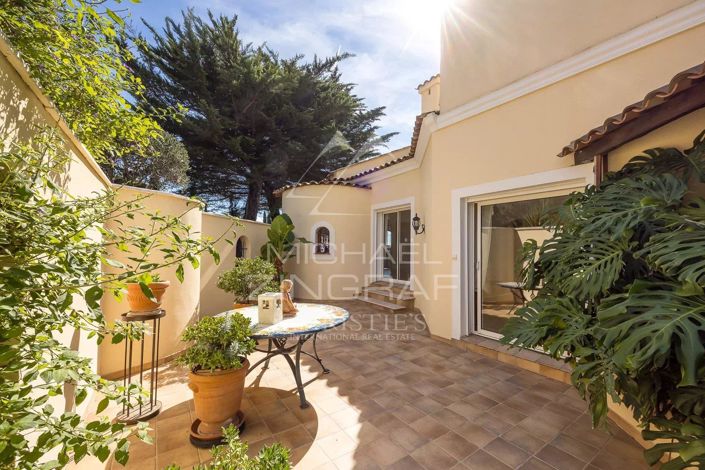 Image No.4-4 Bed House for sale