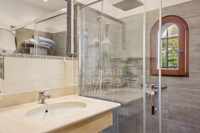 Image No.9-4 Bed House for sale