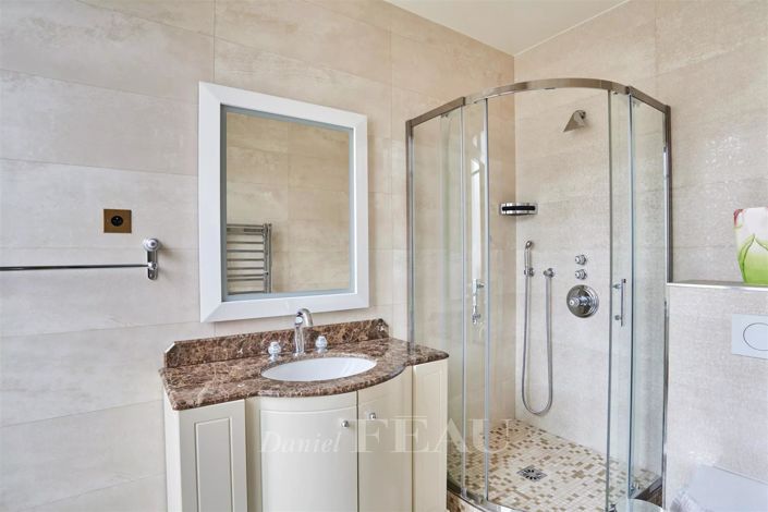 Image No.12-3 Bed Apartment for sale