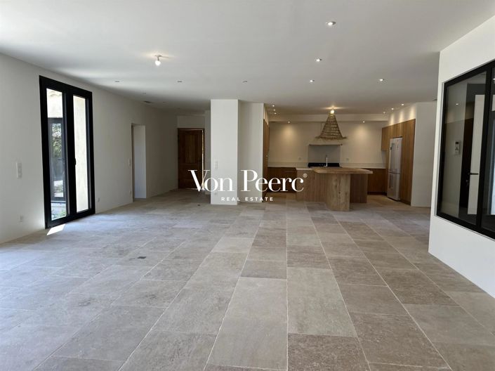 Image No.10-4 Bed House for sale