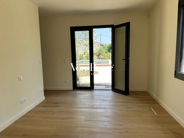 Image No.12-4 Bed House for sale