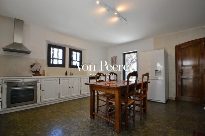 Image No.8-5 Bed House for sale