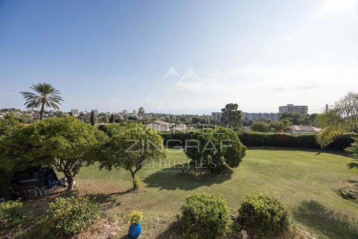 Image No.3-4 Bed House for sale