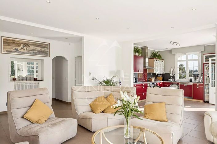 Image No.6-4 Bed House for sale