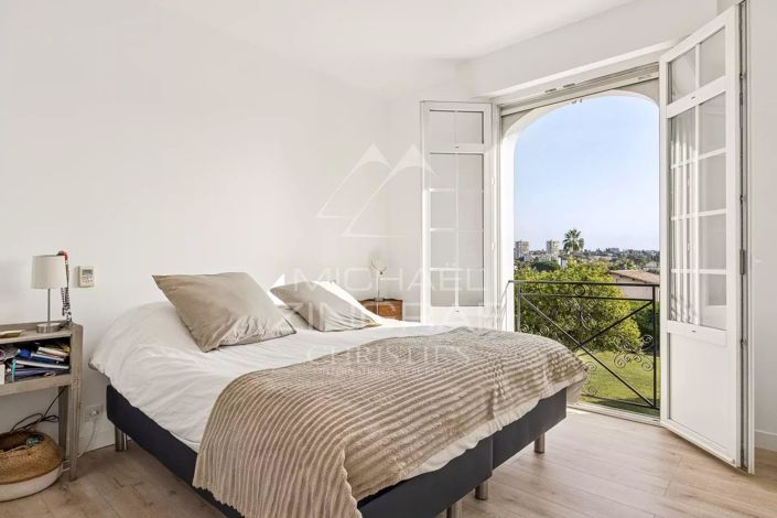 Image No.7-4 Bed House for sale