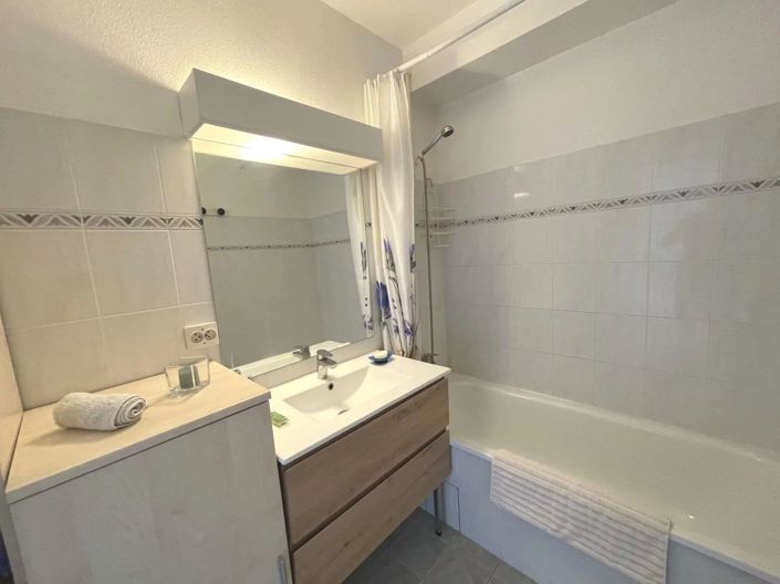 Image No.10-1 Bed Apartment for sale