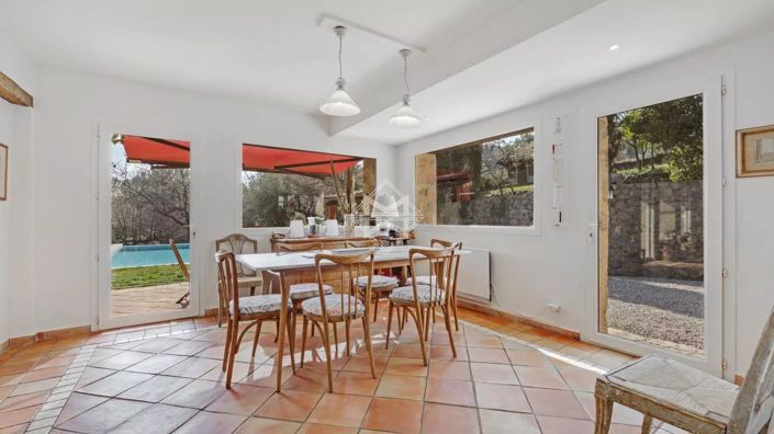 Image No.20-5 Bed House for sale