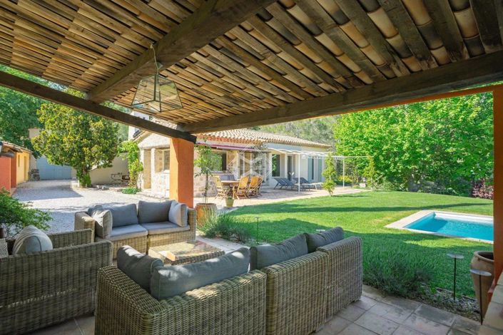 Image No.8-5 Bed House for sale