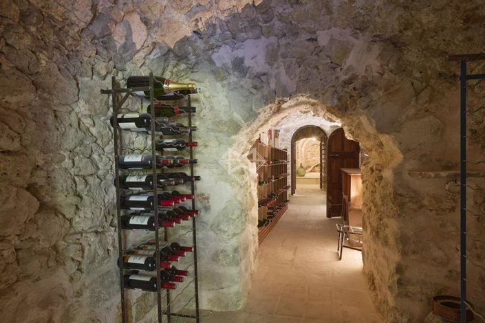 Image No.31-7 Bed House for sale