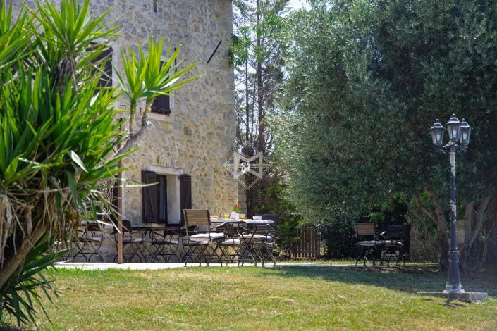 Image No.7-7 Bed House for sale