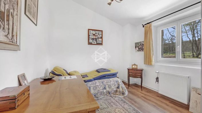 Image No.18-4 Bed House for sale