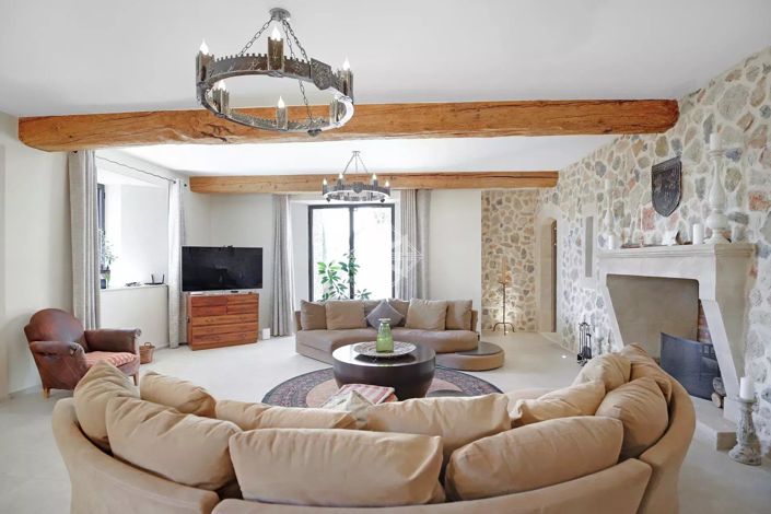 Image No.19-5 Bed House for sale