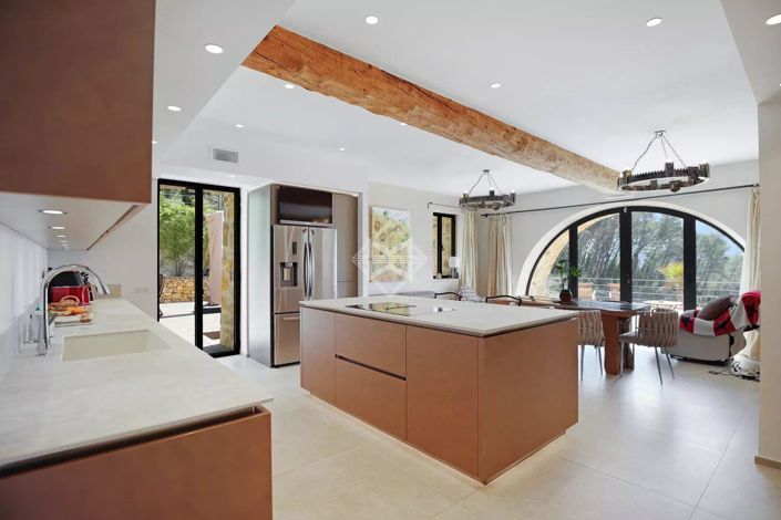 Image No.22-5 Bed House for sale