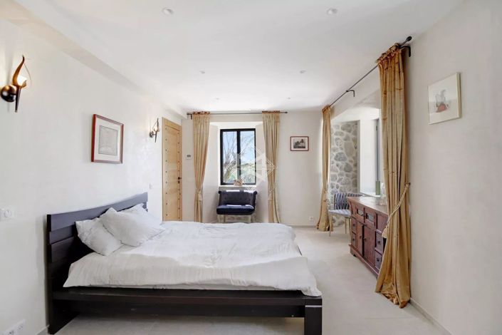 Image No.23-5 Bed House for sale