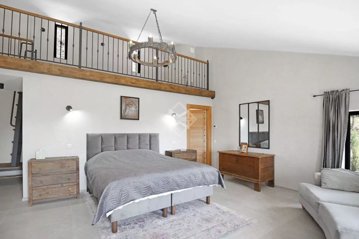 Image No.27-5 Bed House for sale