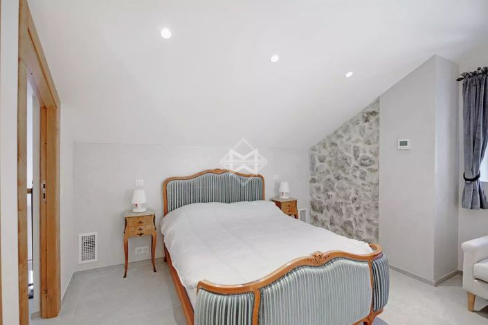 Image No.29-5 Bed House for sale