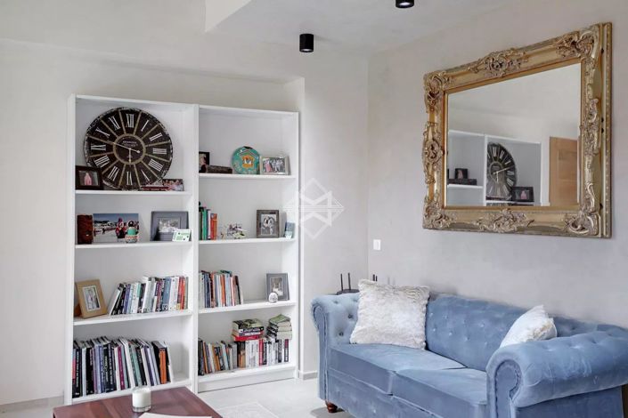 Image No.30-5 Bed House for sale