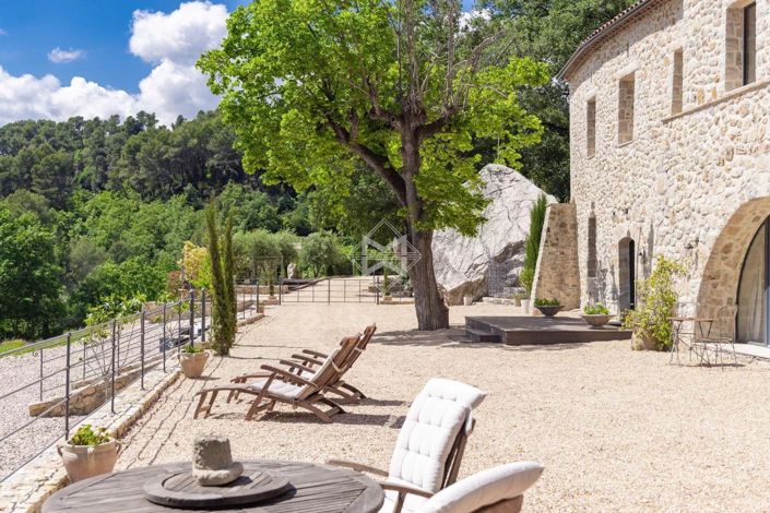 Image No.9-5 Bed House for sale