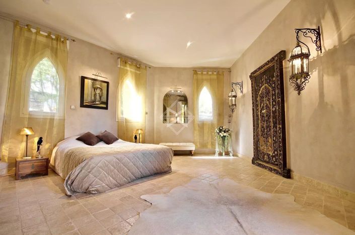 Image No.10-6 Bed House for sale