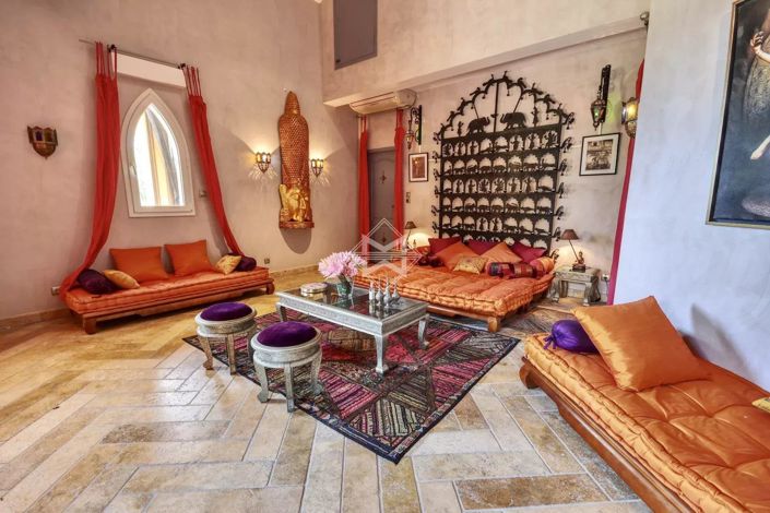 Image No.9-6 Bed House for sale