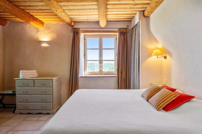 Image No.10-5 Bed House for sale