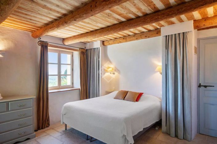 Image No.11-5 Bed House for sale