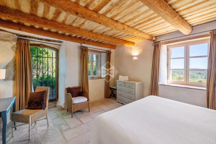 Image No.12-5 Bed House for sale