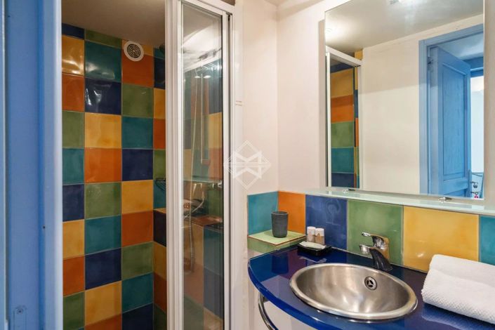 Image No.22-5 Bed House for sale