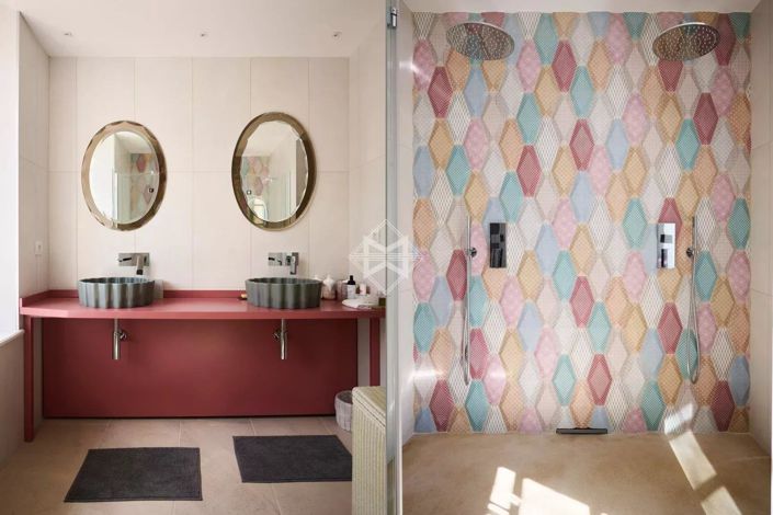 Image No.18-11 Bed House for sale