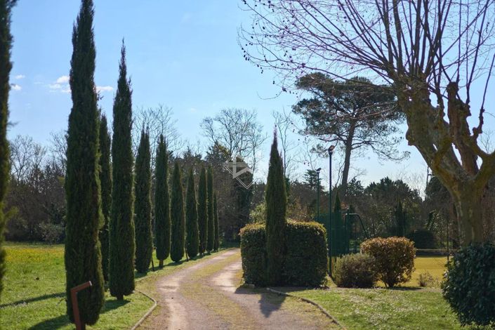 Image No.27-11 Bed House for sale