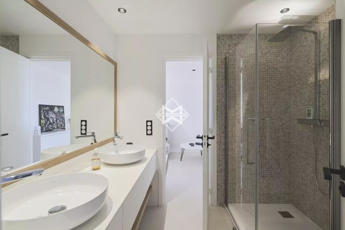 Image No.11-4 Bed House for sale