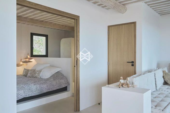 Image No.14-4 Bed House for sale