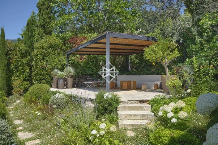 Image No.15-4 Bed House for sale