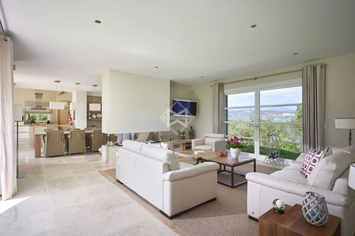 Image No.8-2 Bed House for sale