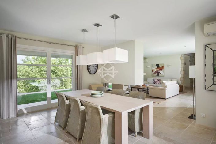 Image No.9-2 Bed House for sale