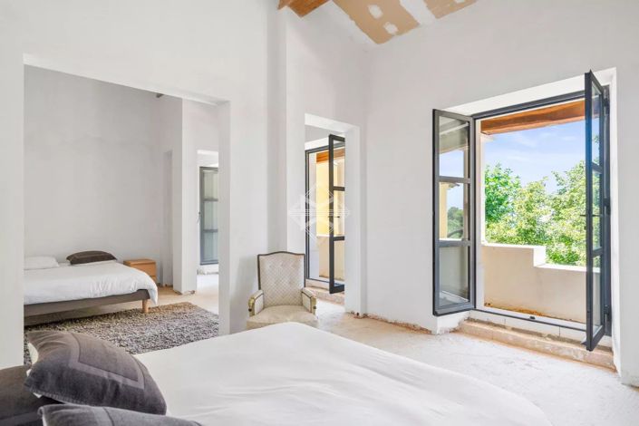 Image No.18-5 Bed House for sale